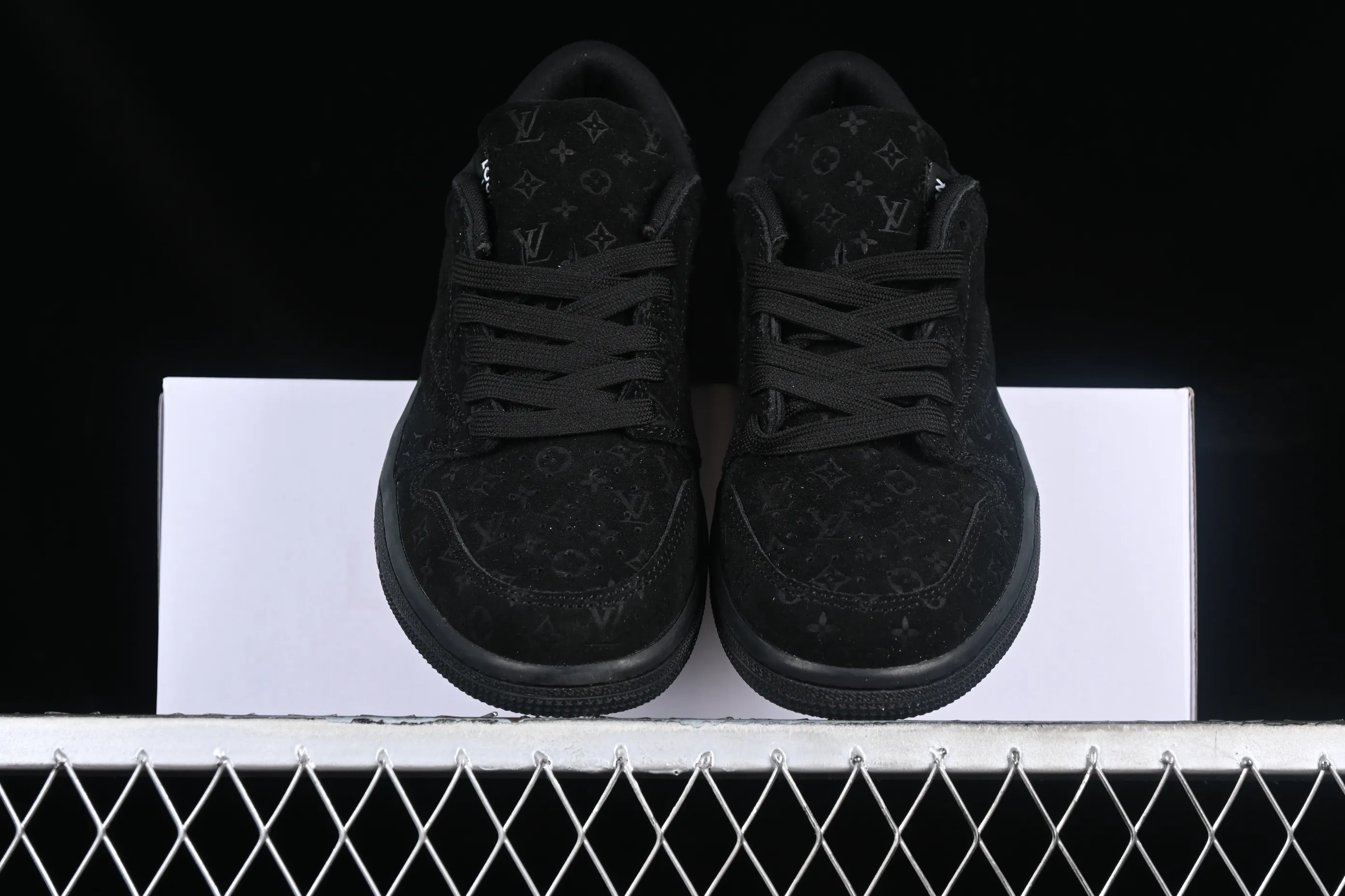 All categories Air Jordan Jordan series basketball shoes Air Jordan 1 Low LV x Travis Scott x Air Jordan 1 Low OG AJ1 Joe 1 undercut low top 1A9VD7